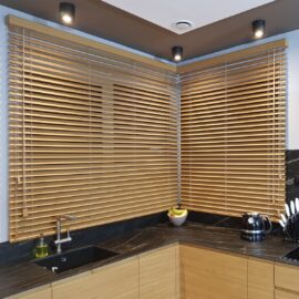Aranzacja-w-kuchni---zaluzje-bambusowe-50-mm.-min